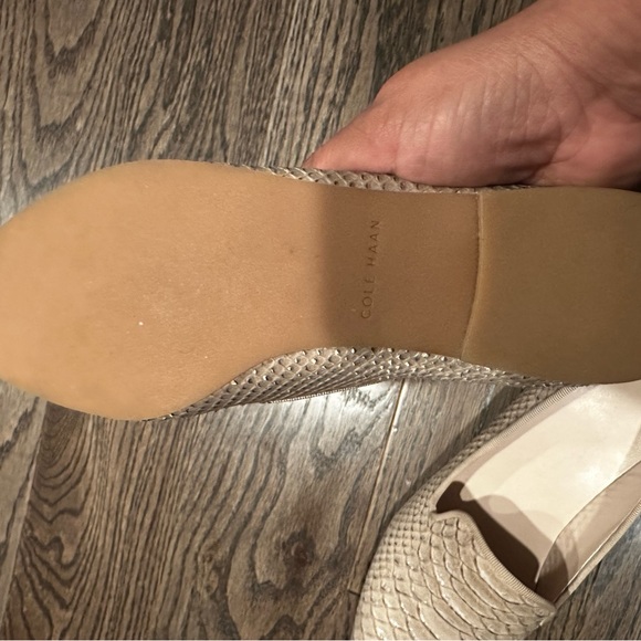 Cole Haan loafer - size 8  - like new - rarely worn - Picture 4 of 4